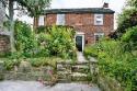 Self-catering holiday cottage in Wirksworth, Derbyshire, Peak District, England (Central England) Self-catering holiday cottage in Wirksworth, Derbyshire, Peak District, England (Central England)