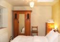 Self-catering holiday cottage - Port House Apartment, Brimscombe, Stroud, Gloucestershire, Cotswolds, England