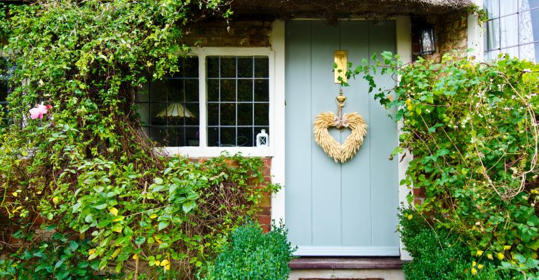 Romantic cottages for couples