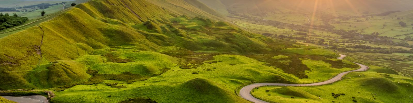 Book a luxury holiday cottage in the Peak District