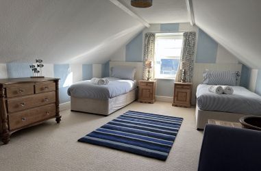 Twin bedroom on Second Floor