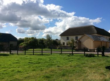 Location of barn to farmhouse