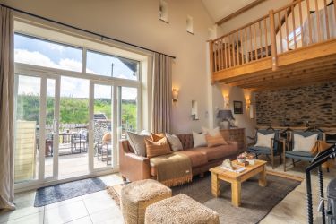 Haystore Open plan living and dining area