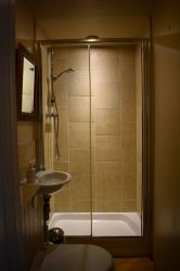 1/4 Bathrooms