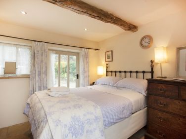 Ground Floor Double Bedroom 1