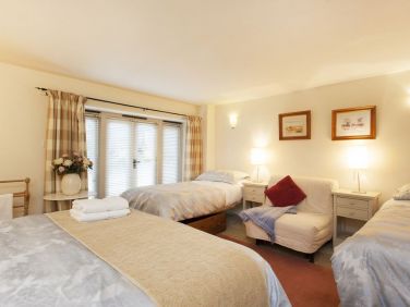 Ground Floor Family room 3 king bed & 2 single beds