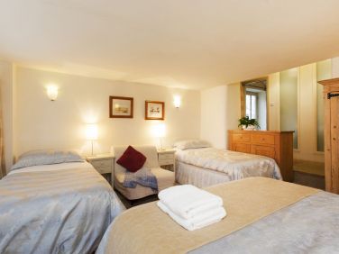 Ground Floor Family room 3 king bed & 2 single beds