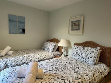 Twin bedroom