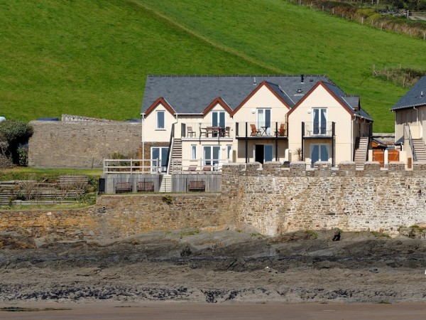 1 Out Of The Blue Waterside Holiday Cottage In Devon Sleeps 8