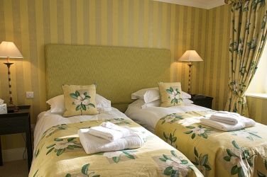 Bedroom 3 - twin or super kingsize