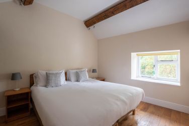 Zip and link bedroom - can be 2 singles or a superking