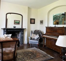 Second sitting room