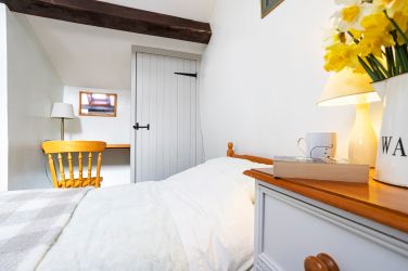 Twin bedroom