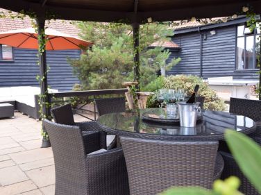 Al fresco dining