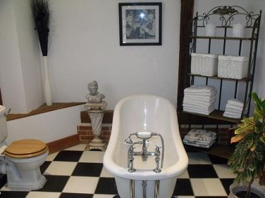 Roll Top Bath
