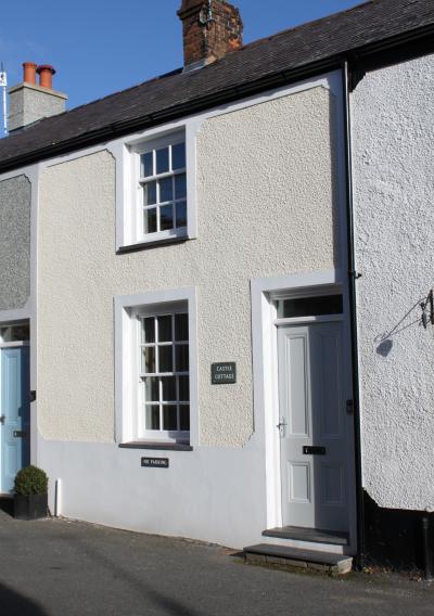 Castle Cottage Holiday Retreat In Snowdonia Sleeps 4 Cot Pub