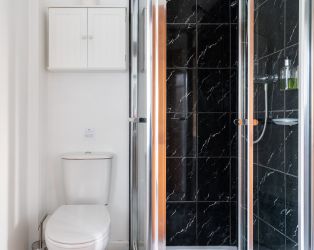 King size with ensuite