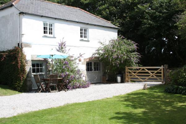 Higher Tregidden Dog Friendly Holiday Rental In Cornwall Sleeps 6