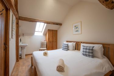 Upstairs zip and link room