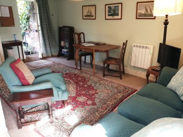 Looking towards the entrance.  Excellent heating
