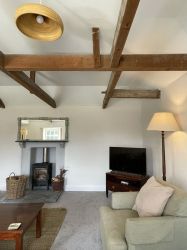 Wood-burner & smart TV.  Excellent WiFi