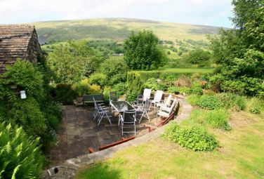 Private garden & stunning views.