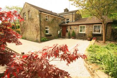 Private parking for several cars