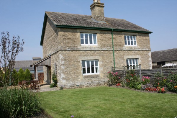 Hyde Farm Cottages Retreat In Buckinghamshire Sleeps 4 On A Farm