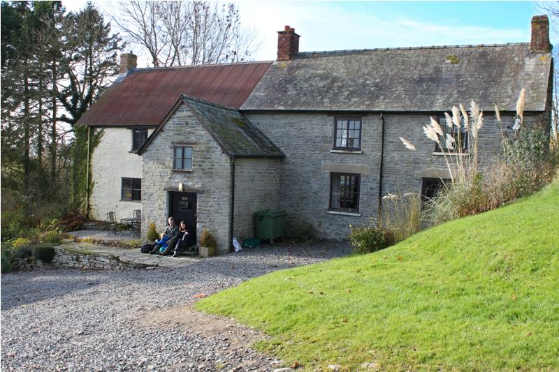 Trowley Farmhouse, 5 Bedroom Cottage in The Brecon Beacons, Sleeps 16