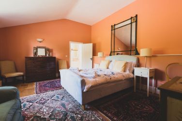 The downstairs en-suite