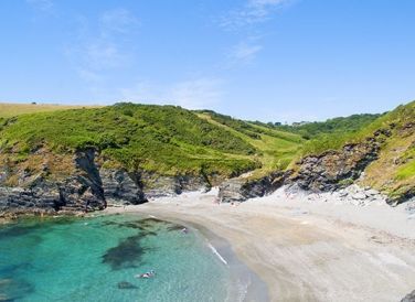 Beautiful  beach at Lansallos - just twenty minutes walk away