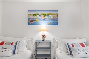 Twin room with two single beds