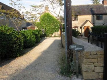 Driveway with space for 3 cars