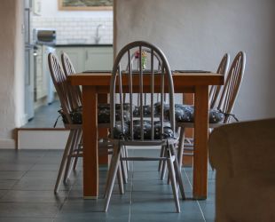 Dining for 6-7 people