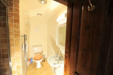 En-suite to the Master Bedroom