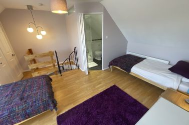 2nd floor large twin room