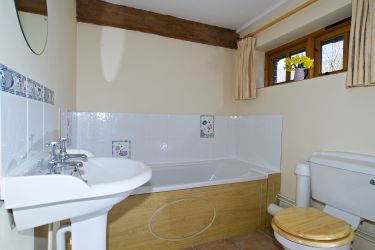 Bathroom , Fallow Cottage, Hucklesbrook Farm, New Forest