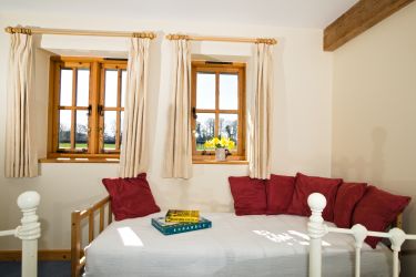 Day bed (can be made up as an extra bed), Fallow Cottage, Hucklesbrook Farm, New Forest