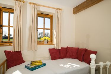 Hucklesbrook Farm - Fallow Cottage