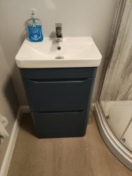 Bathroom - vanity unit with basin