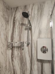 Bathroom - thermostatic shower
