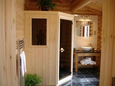 Poppy at Stretton Lakes Lodges