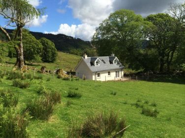 Crosple Cottage in peaceful setting.