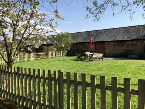 Hucklesbrook Farm - Roe Cottage