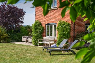 Large holiday home with large, fully fenced garden