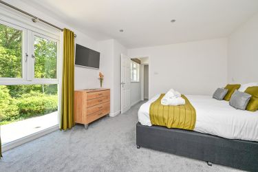 Lie in bed and watch the bird life flutter by.  Somers Hiscott offers tranquility and calm.