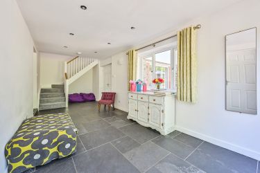 Huge entrance way at Somers Hiscott