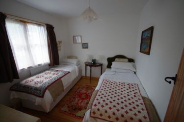 Twin bedroom with two single beds