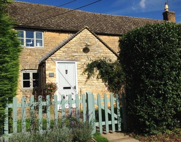 Pussycat Cottage Holiday Rental In The Cotswolds Sleeps 6 Log