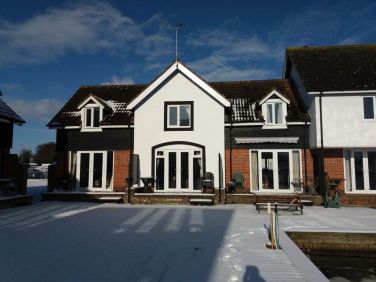 Norfolk Cottage in the snow!